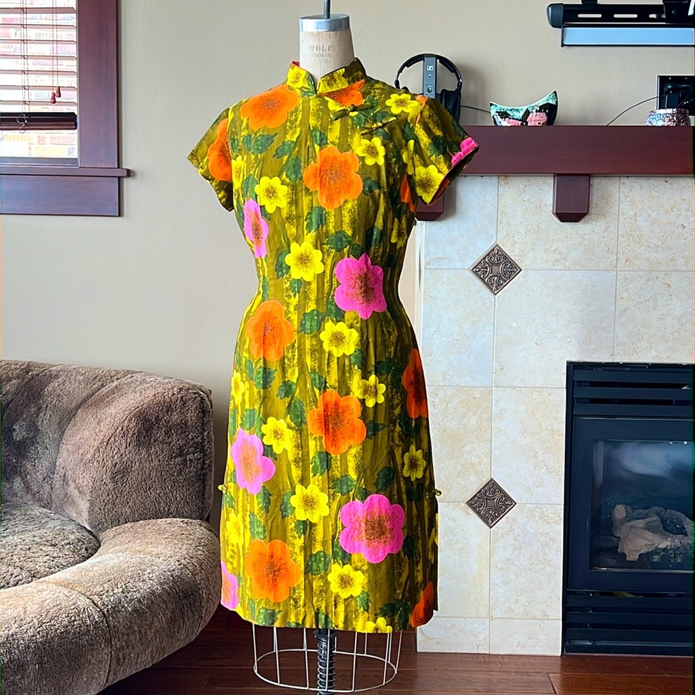 60s Sun Fashions of Hawaii wiggle dress